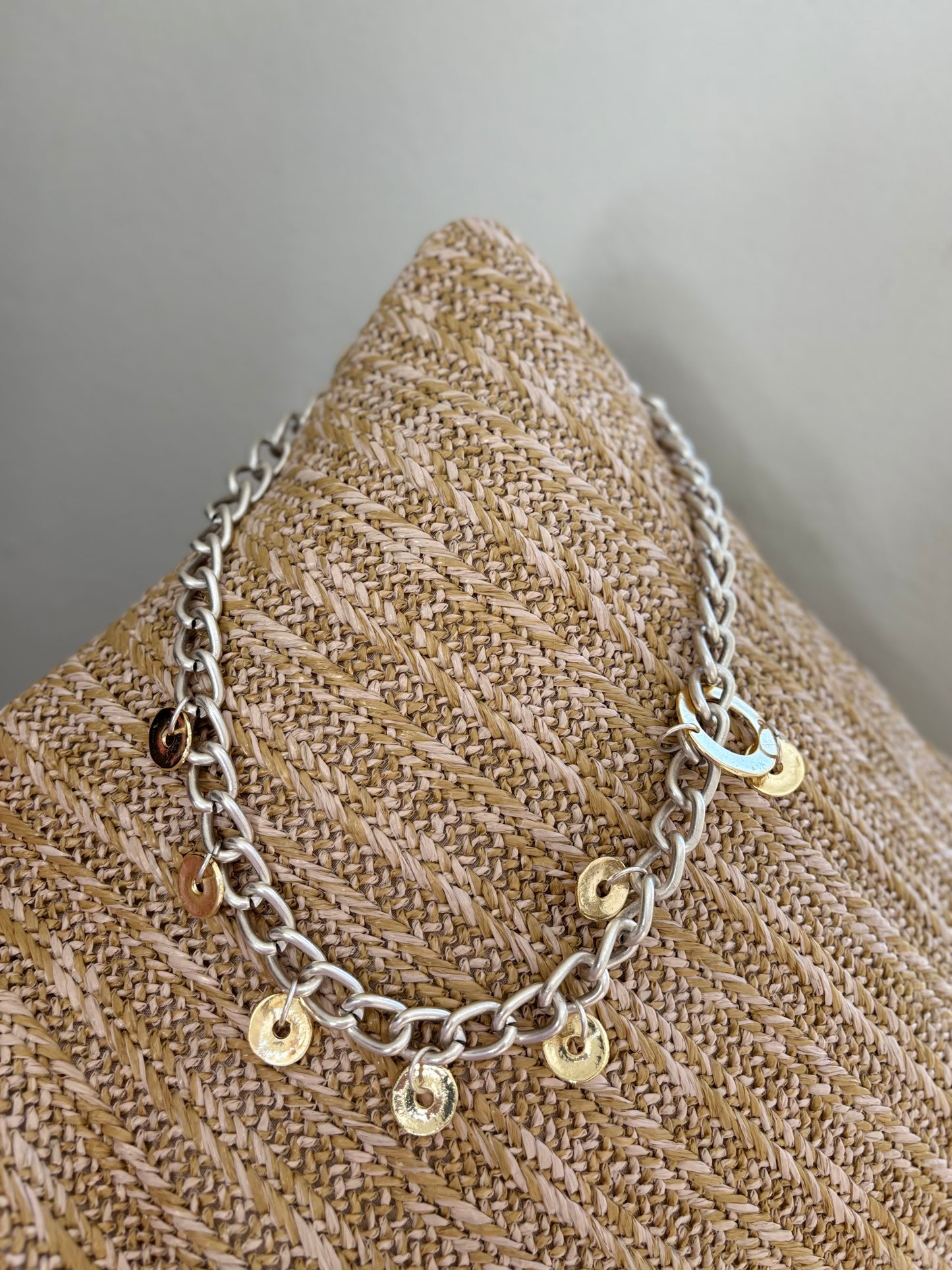 Two Tones Circle Chain